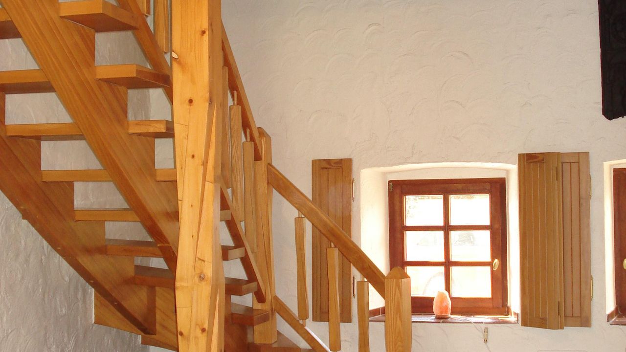 Treppe zur Empore Treppe zur Empore